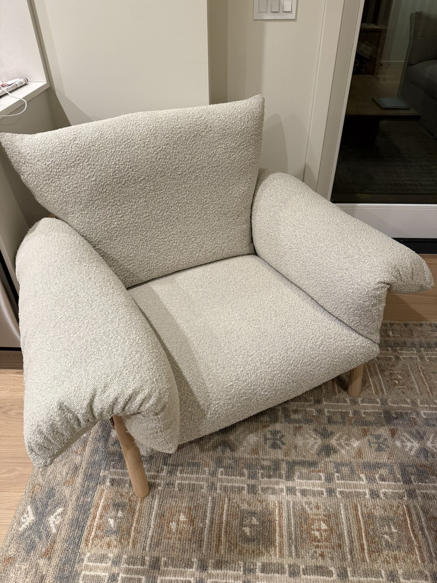 Sundays Pillow Talk Lounge Chair