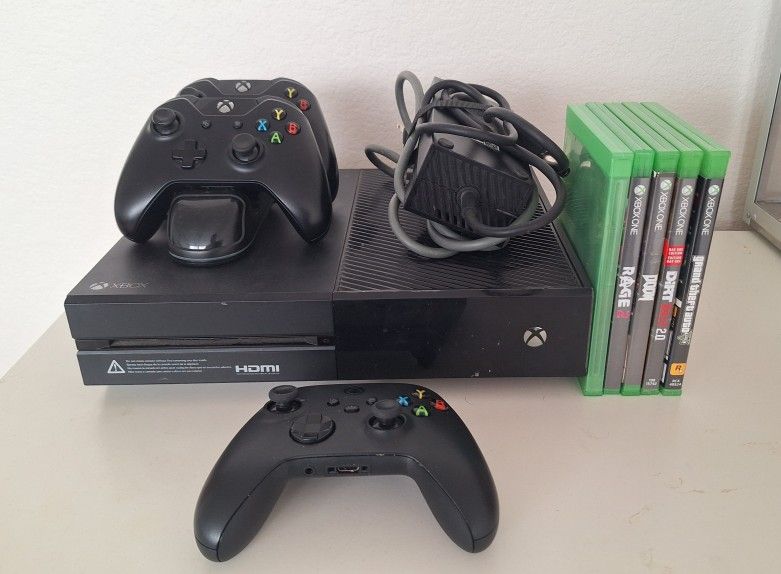 Xbox One Bundle for Sale in Kirkland, WA - OfferUp