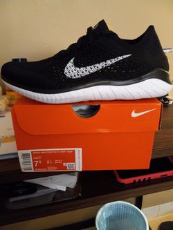 Woman's Nike Size 7.5 Brand New.