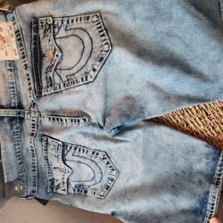 True Religion Shorts W38