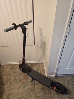 Segway Ninebot KickScooter F35A - Excellent Condition - Only 229 Miles + Extras