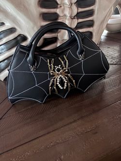 New Leather Bat Black purse