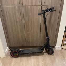 Electric scooter foldable (Cash only)