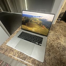 2019 16 Inch MacBook (like New )
