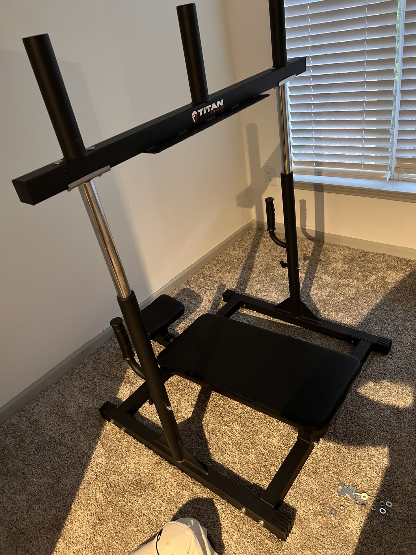Vertical leg press machine