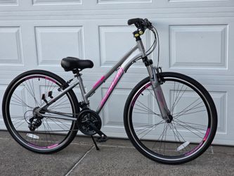 700c Schwinn Trailway Bike
