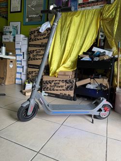 PHANTOM ELECTRIC SCOOTER 350W -15MPH-RANGE 28MILES~ATMOSPHERE SIDE LIGHTS. FOLDABLE