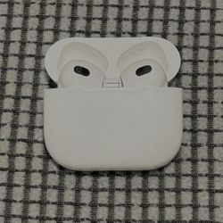 Apple AirPods 3RD Generation Wirless Earbuds & Charging Case