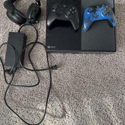 Used Xbox One With 2 Controllers And Headset 