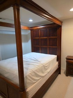 4 post queen bed