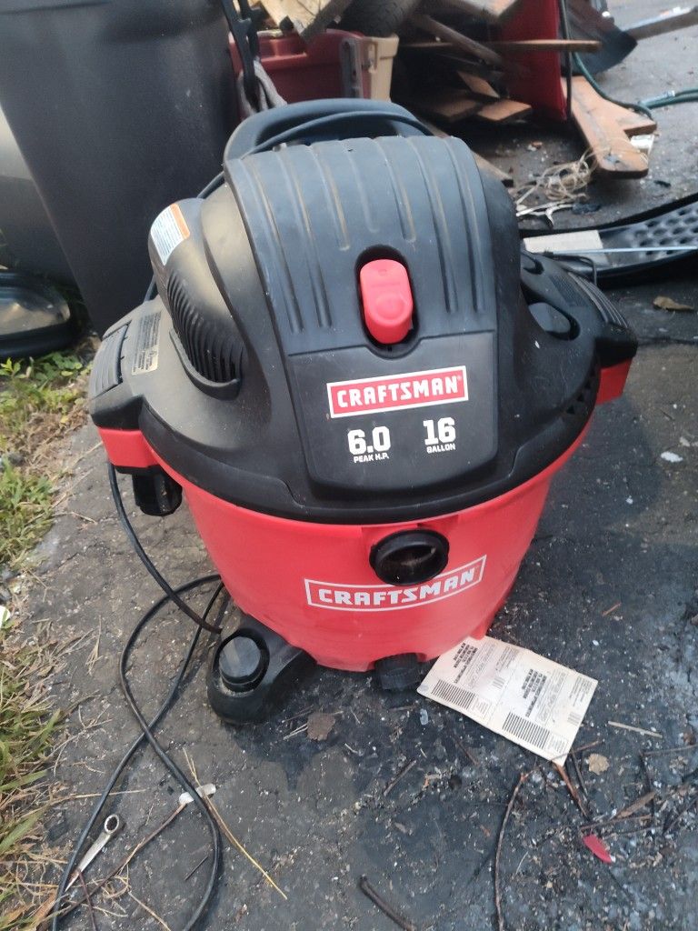 New Huge Shop Vacuum 40$ With Hose