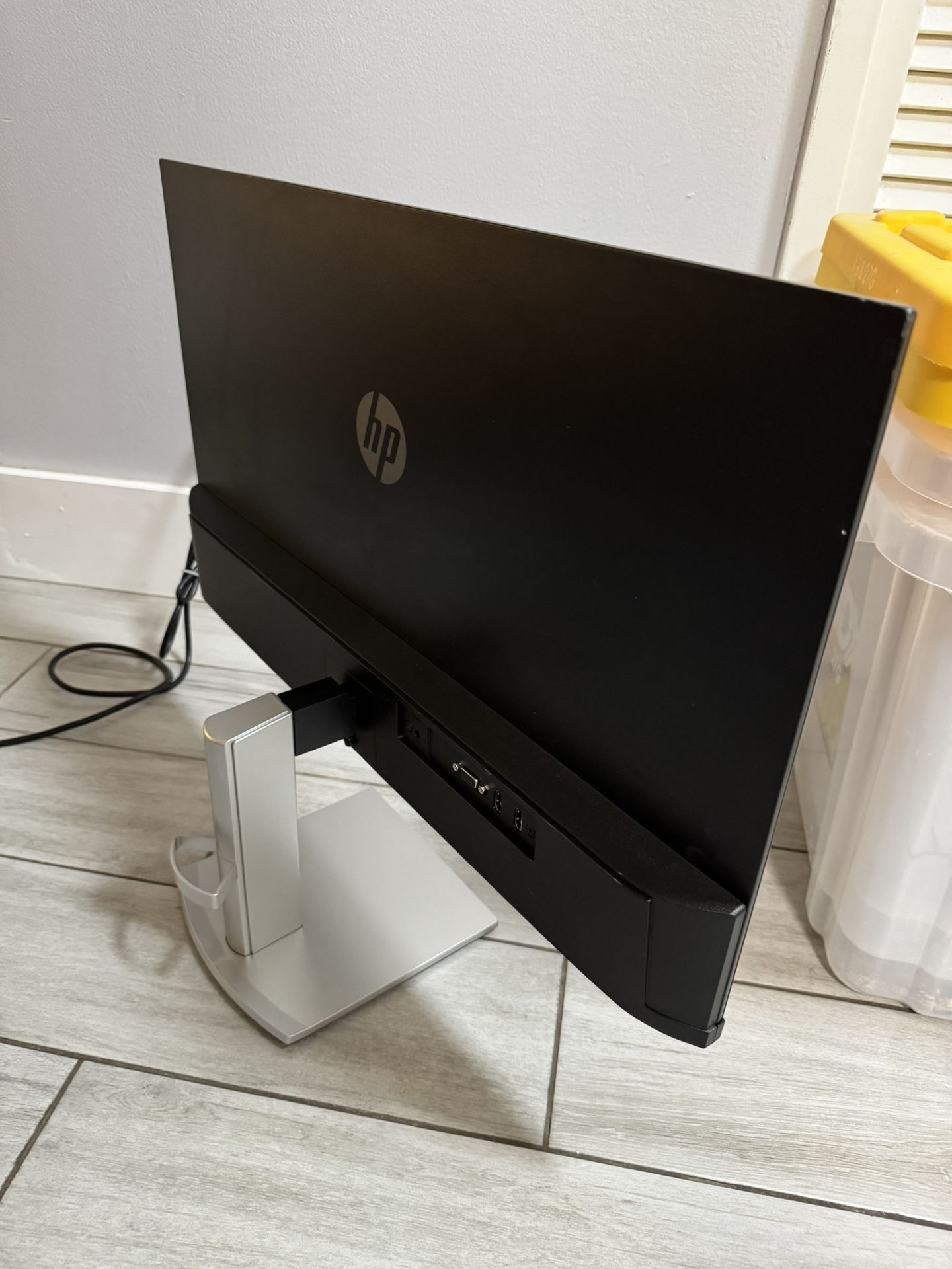 2 Hp Monitors. Almost Brand New