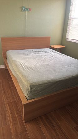 Queen size bed with mattress