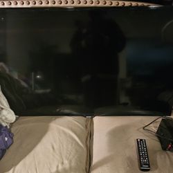 46" SAMSUNG WITH REMOTE  - NOT SMART TV 