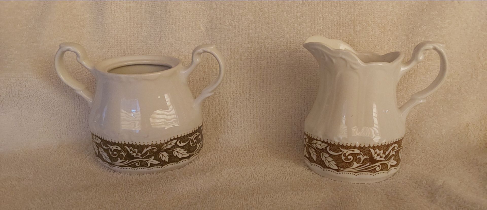 Creamer and sugar bowl with NO LID.