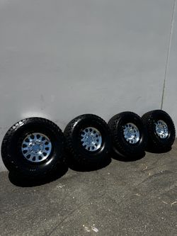 Method MR315 6 Lug 17” Wheels Machined Gloss Black Lips with 35” BFGoodrich K02 All-Terrain Tires