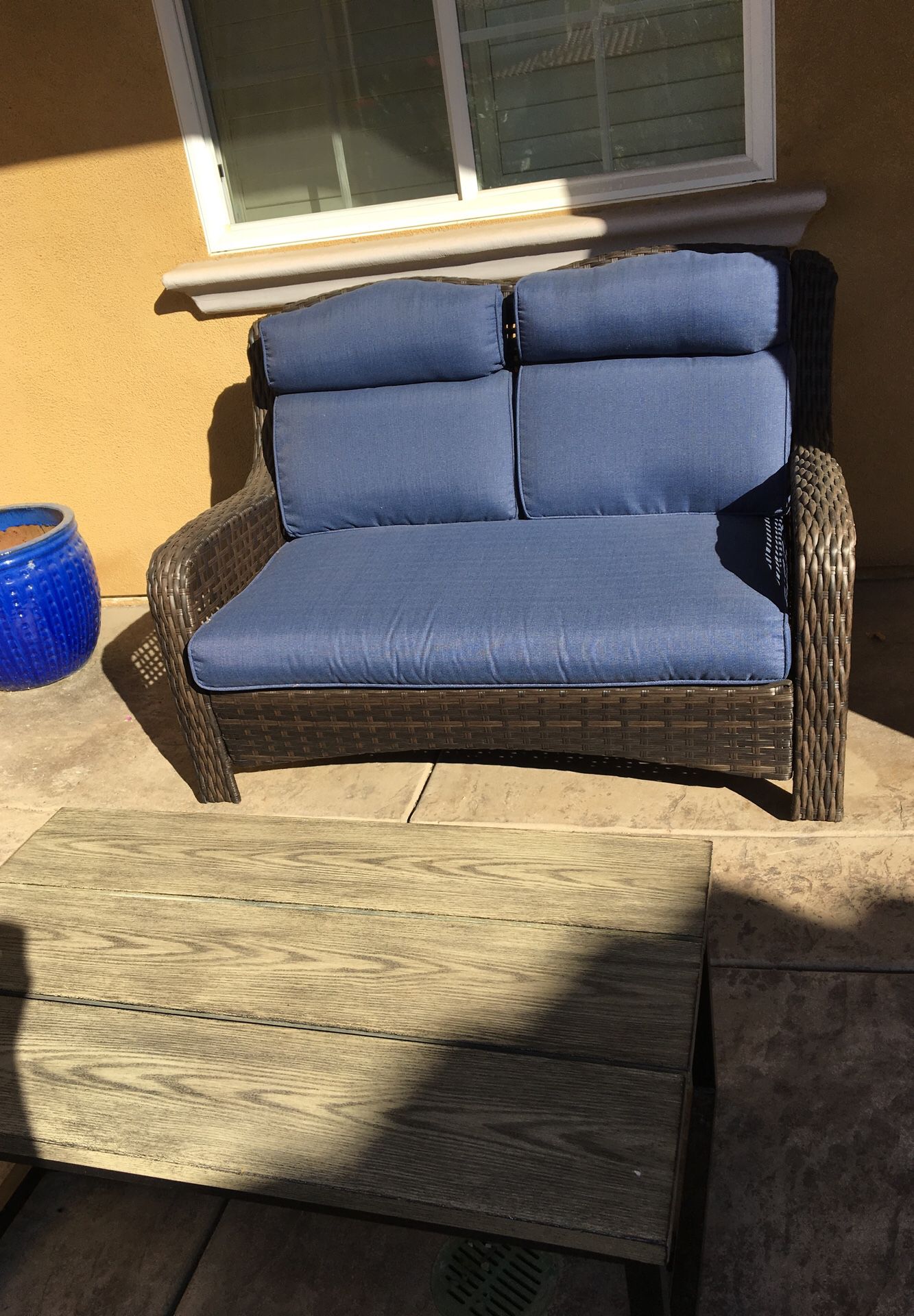 Patio furniture like new .. chair and table