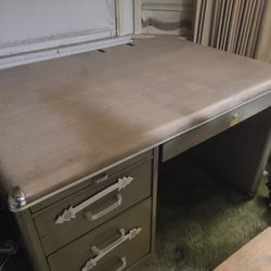 Free Desk