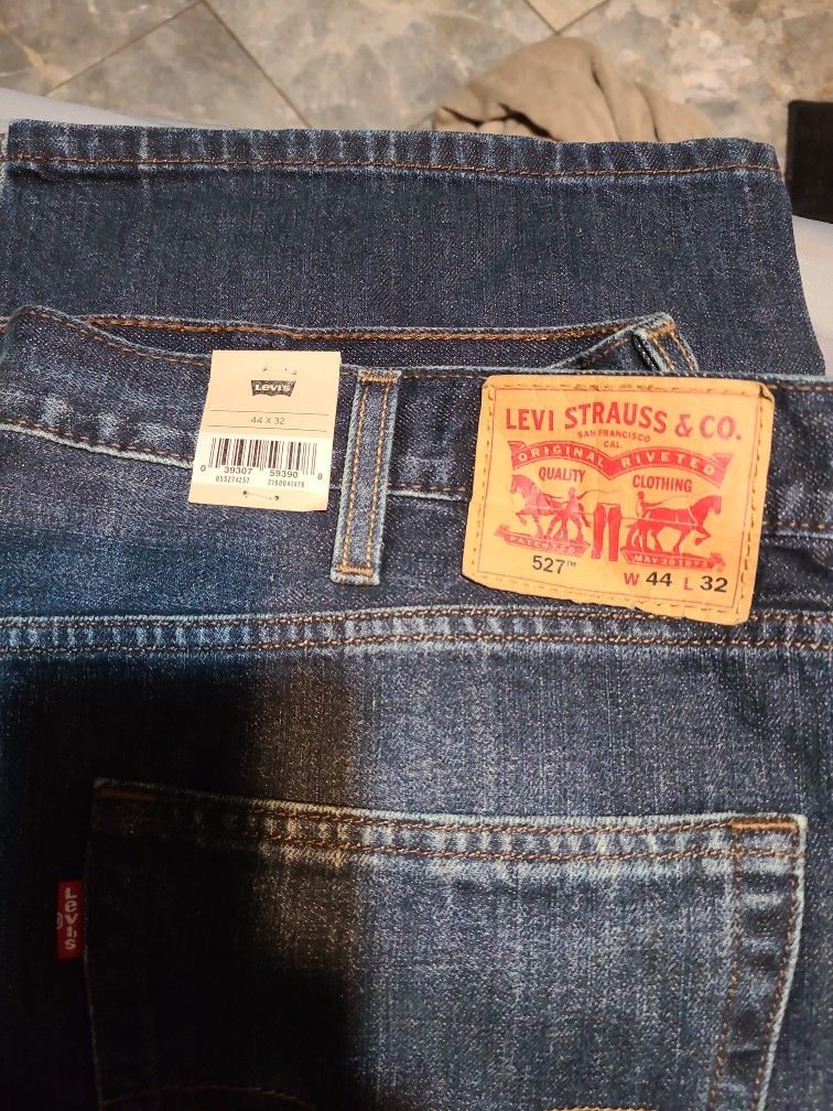 Levis Mens