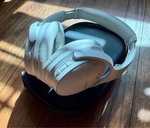 Bose QC 45 Noise Canceling Headphones QC45 Music Listening Flying