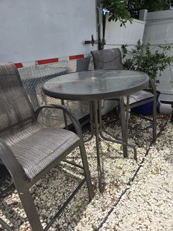 Hightop Patio Set