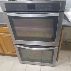 Whirlpool DOUBLE OVEN GREAT DEAL$