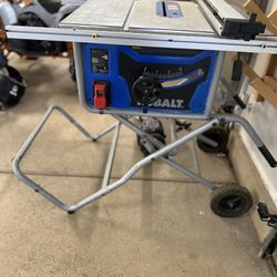 Kobalt 10-in 15-Amp 120-Volt Corded Portable Jobsite Table Saw with Gravity Rise Stand