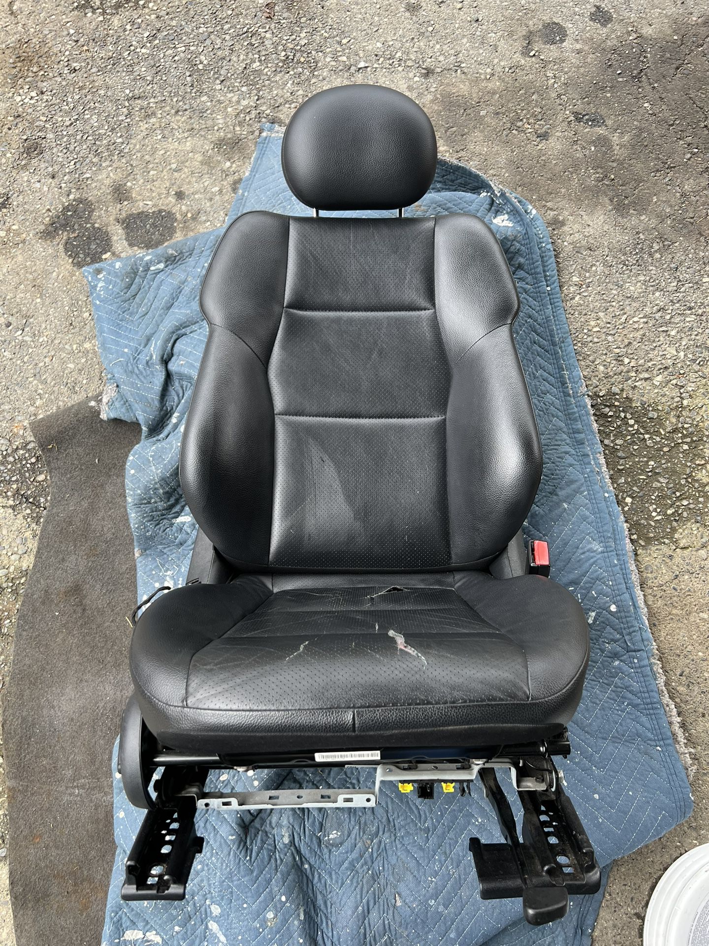 Passanger seat 2005 Mercedes C230 black 