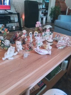 ASSORTED FIGURINES