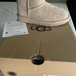 UGG Kids Classic Ultra Mini 