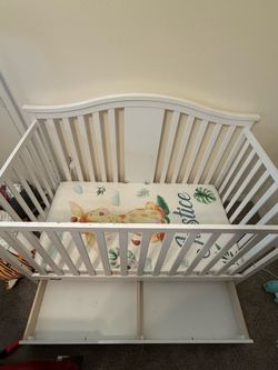 White Baby Crib with Storage Drawer + Mattress – Great Condition