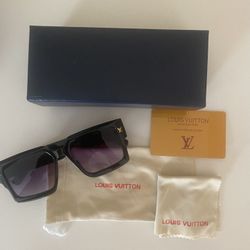 LV women Sunglasses