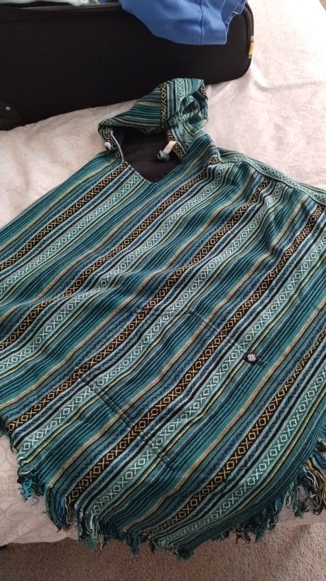 Reversible Hoodie Pncho