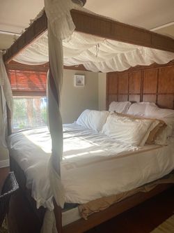Four Poster King Bed