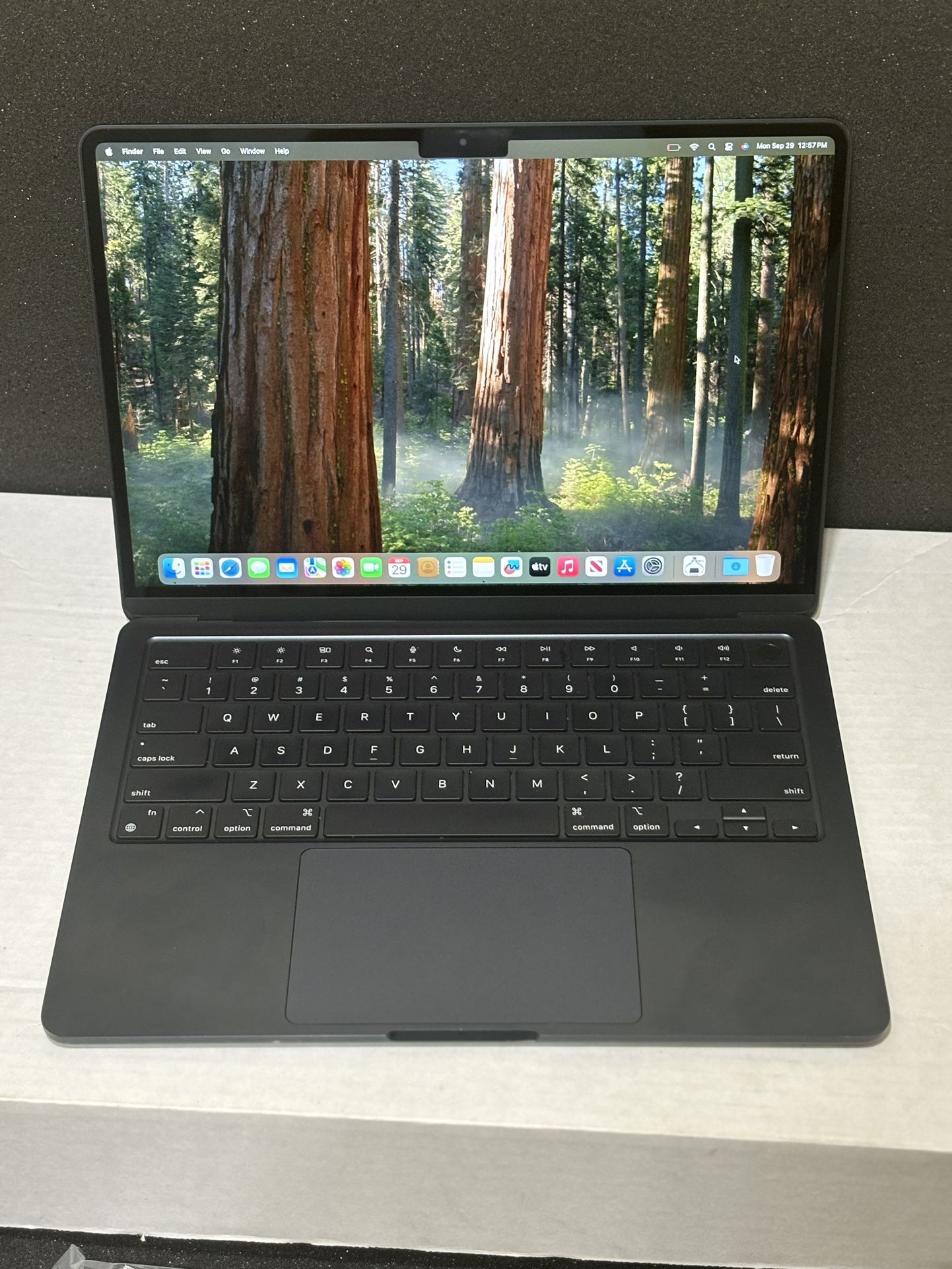MacBook Air 13 M2 2022 8gb /256 gb midnight