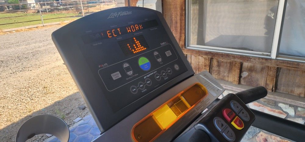 Life Fitness Treadmill T50