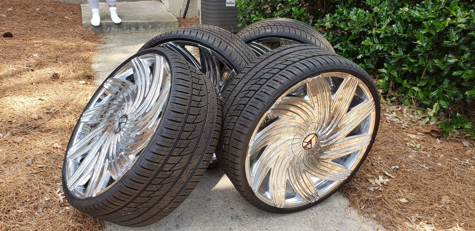 24 inch Azara chrome rims