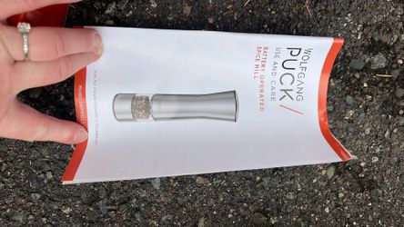 *2 Wolfgang Puck Gravity Operated / Battery Operated Spice Mill Easy To Fill