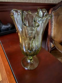 Fenton Hankerchief Green Vase Approx. 9” x 5”