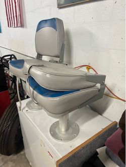 Boat seats
