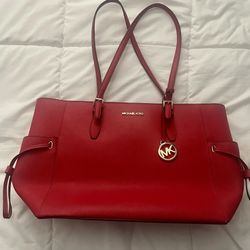 Michael Kors Jet Set Bag 
