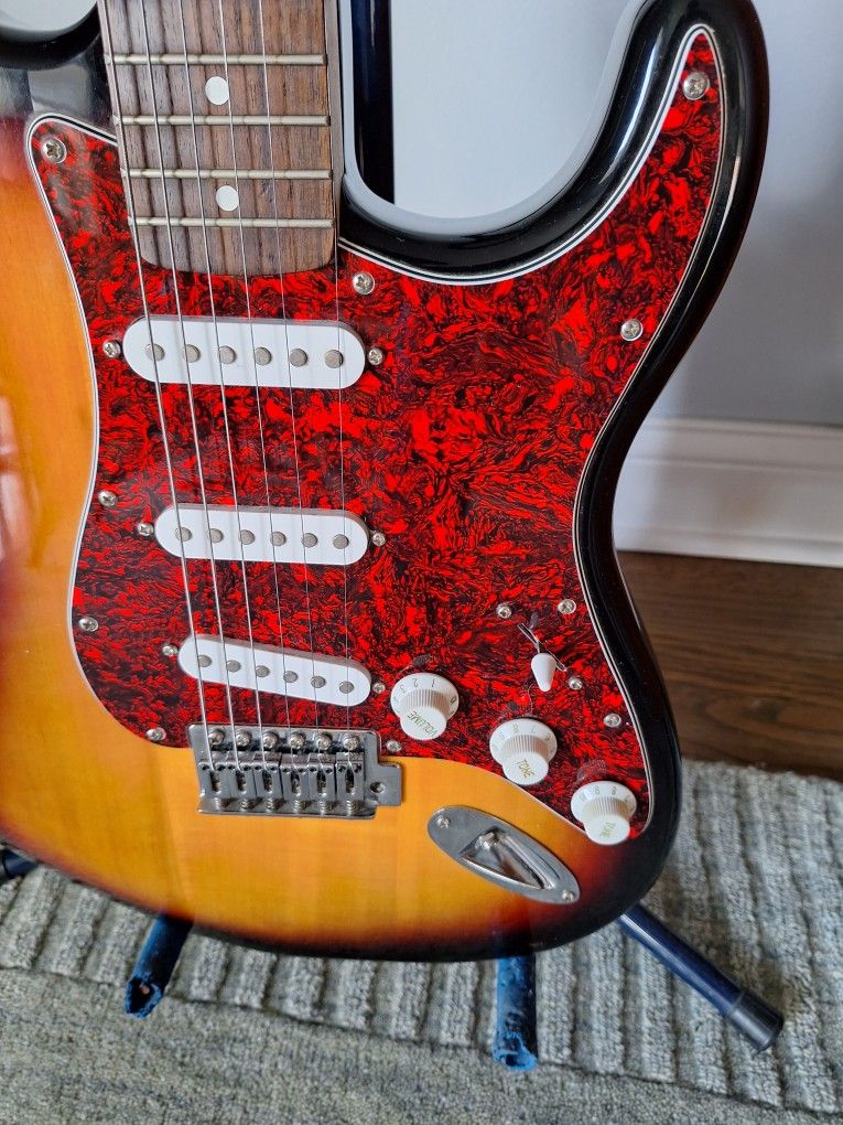 Fender Squier Stratocaster SE sunburst/tortoise shell electric guitar