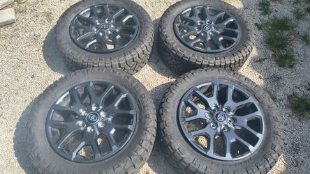 2026 Tundra Limited 20" NITTO RIDGE GRAPPLERS