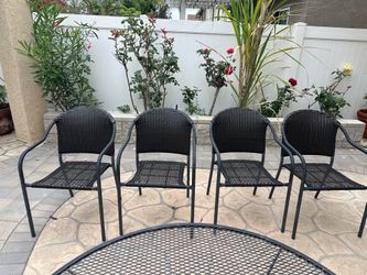 Outdoor dining set