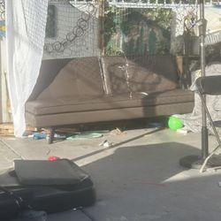Freee Couch