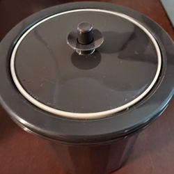 Vintage Tupperware Ice Bucket. Bar. Picnic Table. Patio. 