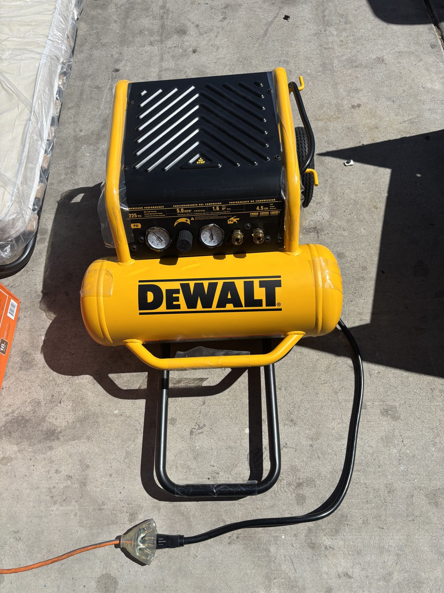 DEWALT 4.5 Gal. Portable Electric Air Compressor 225 PSI