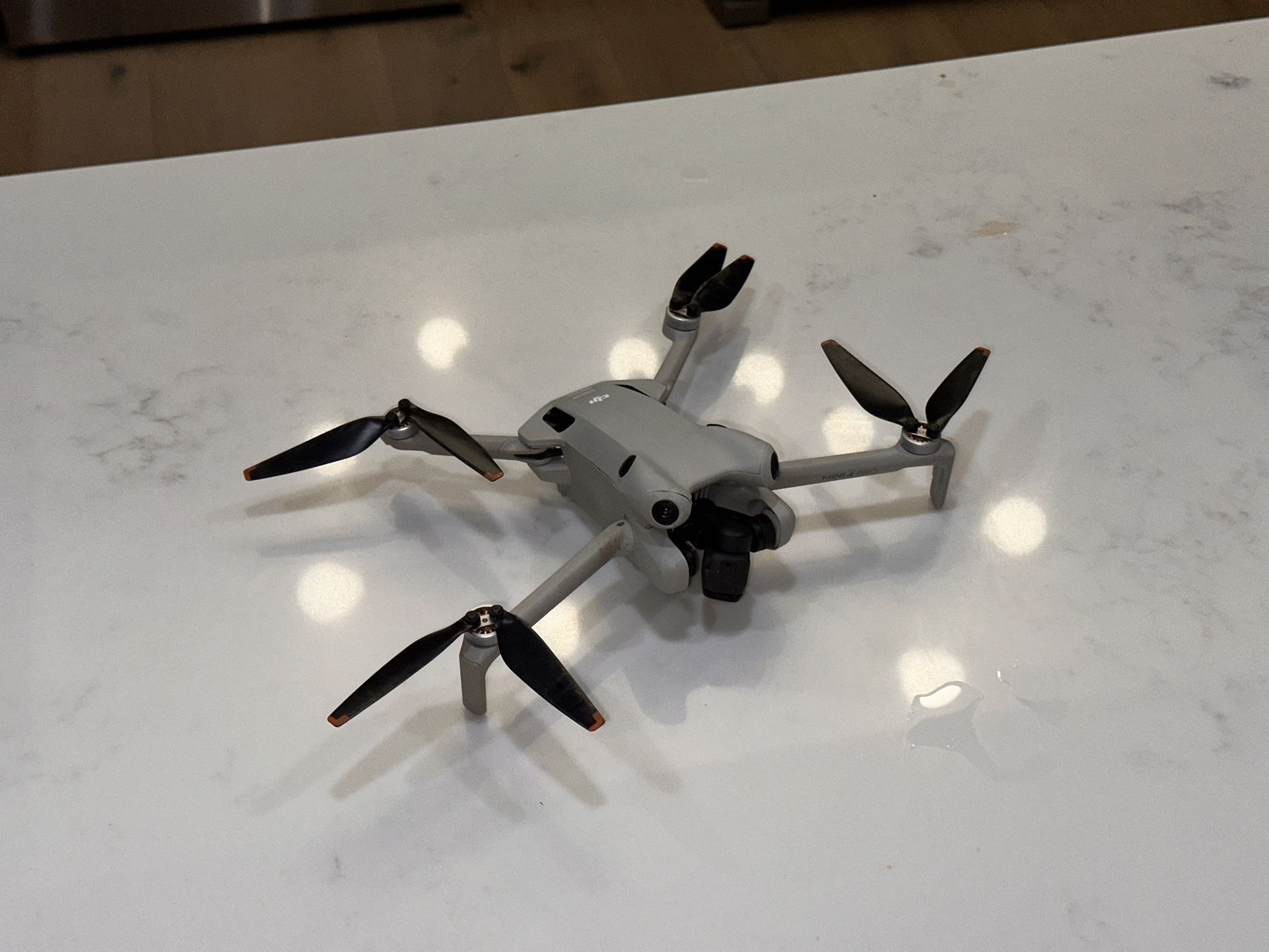 Slightly Damaged DJI Mini 4 Pro Base Kit