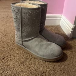 UGG BOOTS 