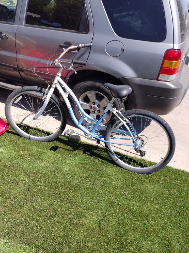 Jaguer Schwinn 26 Inch Ladies/ Girls Bike